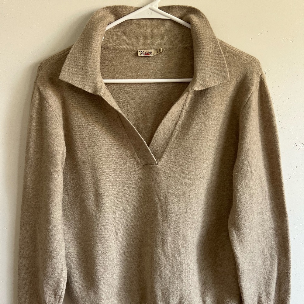 Faherty Beige Collared V-Neck Knit Sweater Size M
